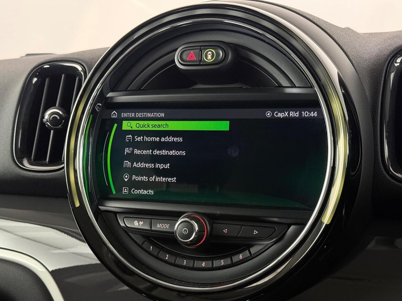 MINI Countryman thumbnail Infotainment System