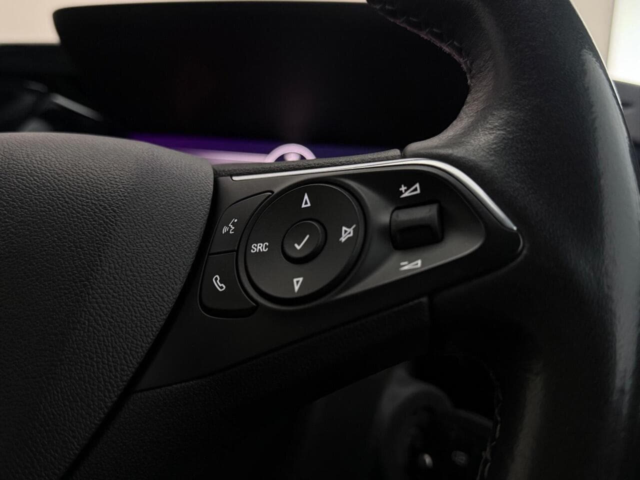 Vauxhall Grandland thumbnail Misc Controls