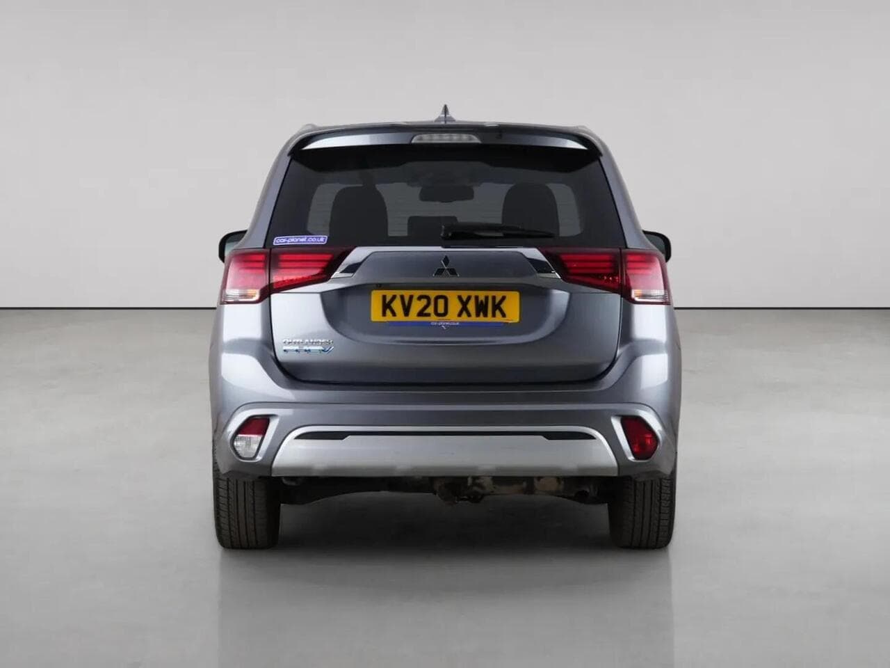 Mitsubishi Outlander thumbnail Rear