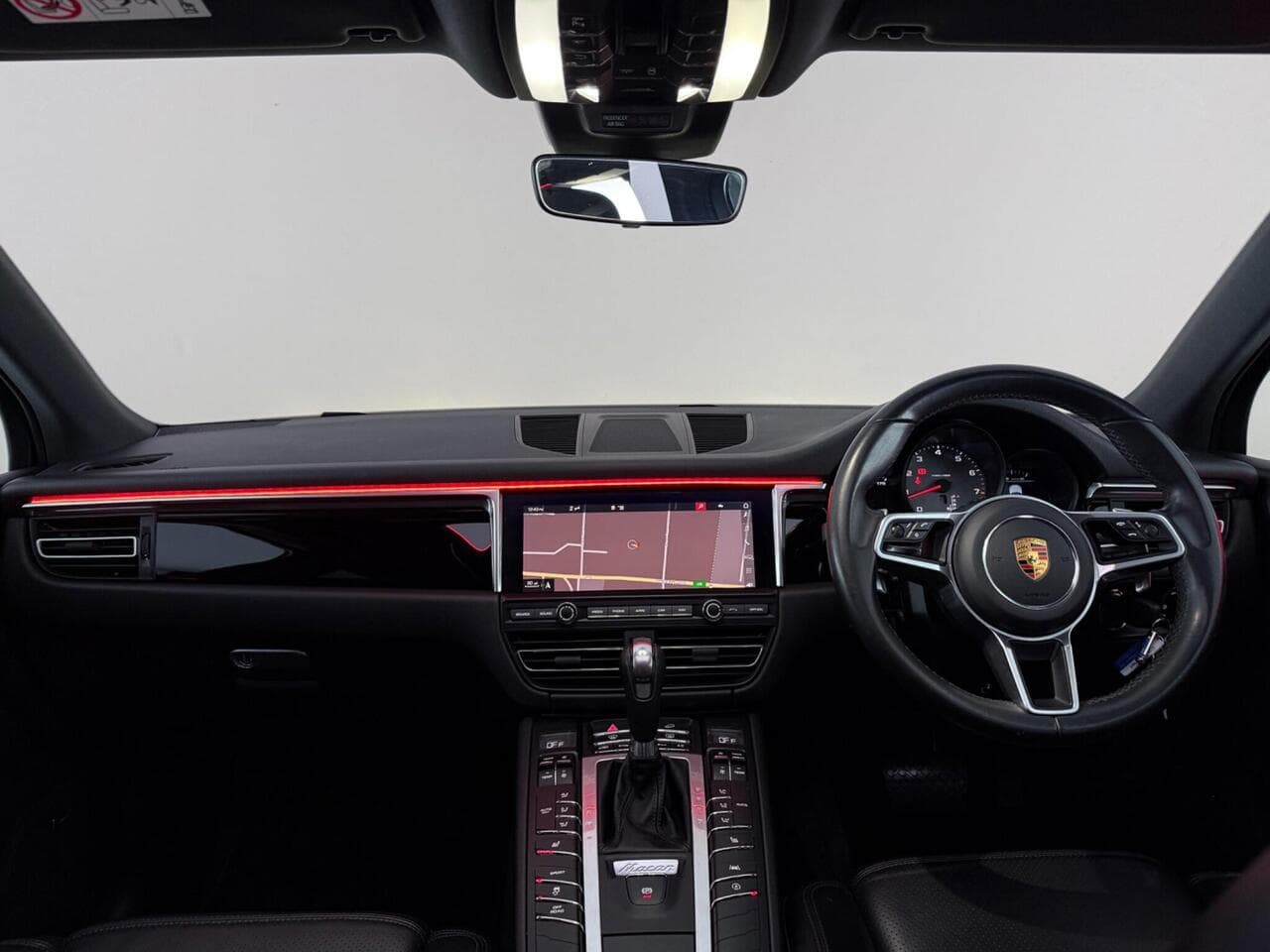 Porsche Macan thumbnail Interior Front