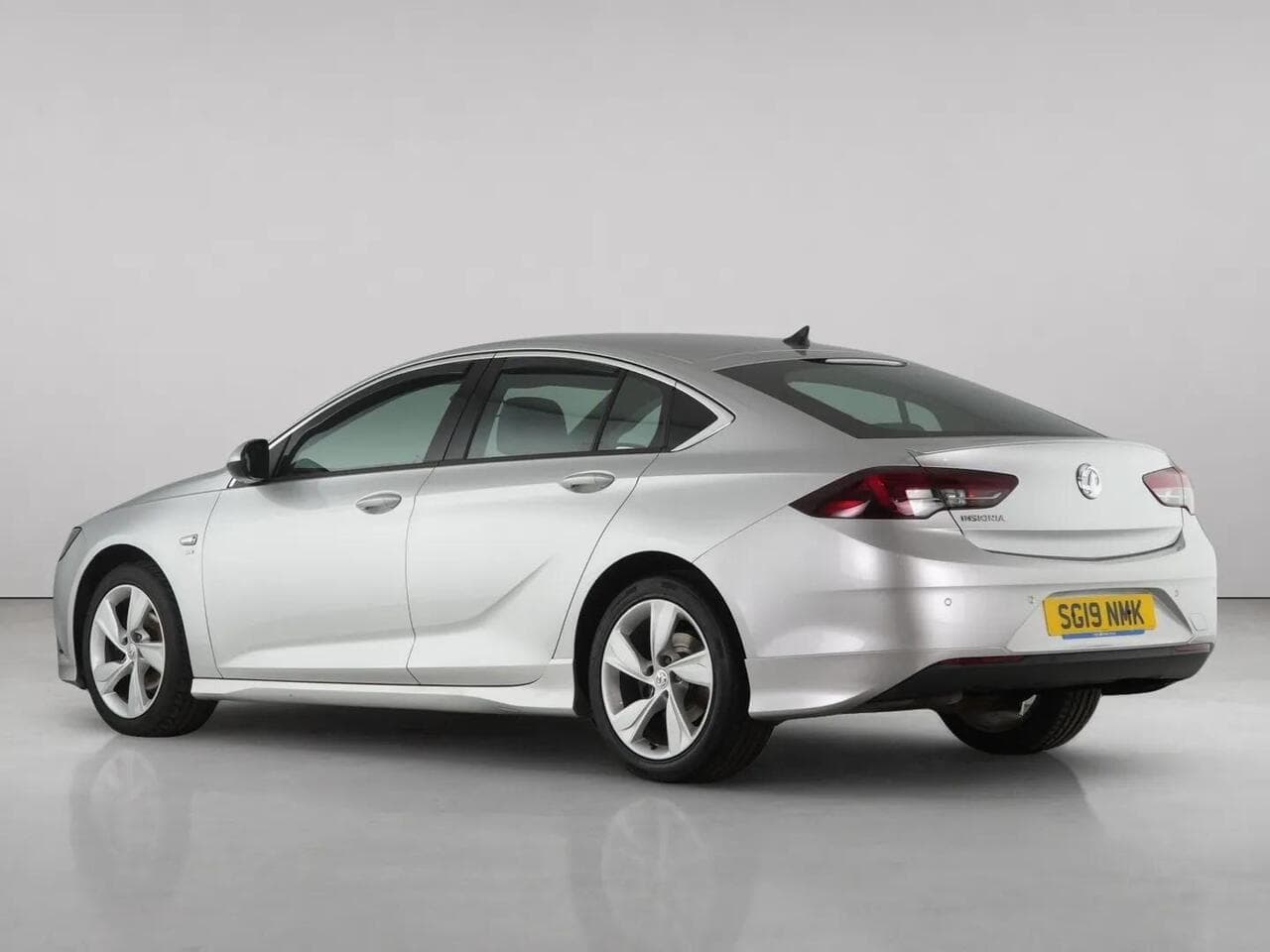 Vauxhall Insignia thumbnail Rear Left
