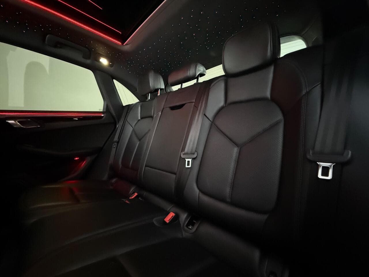 Porsche Macan thumbnail Seats Rear