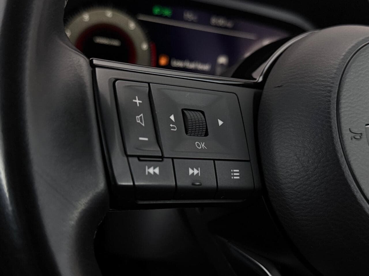 Nissan Qashqai thumbnail Misc Controls