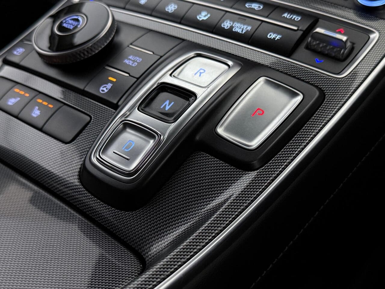 Hyundai Santa Fe thumbnail Interior Front