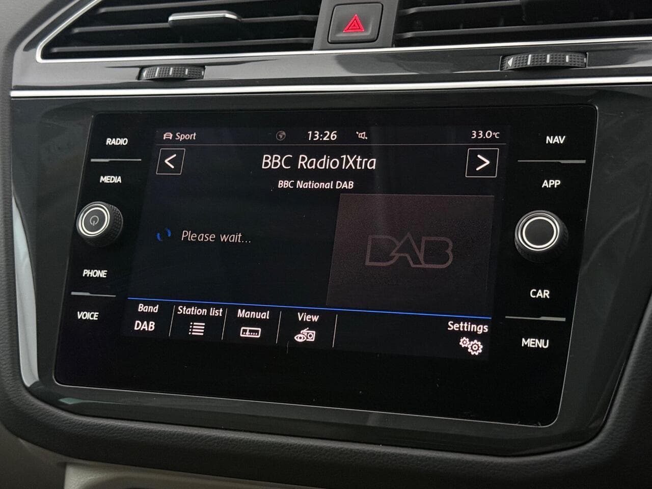 Volkswagen Tiguan thumbnail Infotainment System