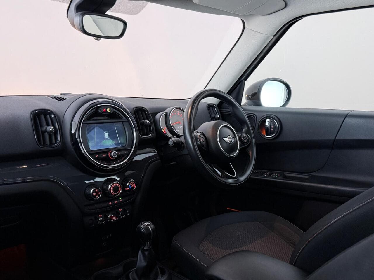 MINI Countryman thumbnail Interior Front