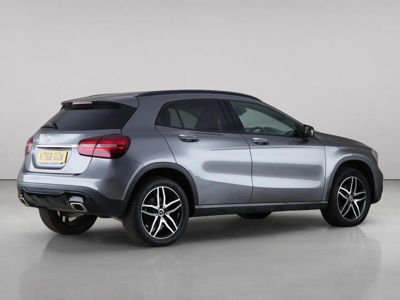 Mercedes-Benz GLA thumbnail Rear Right