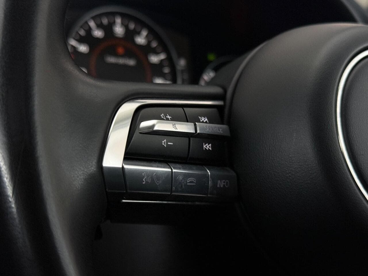 Mazda CX-30 thumbnail Misc Controls