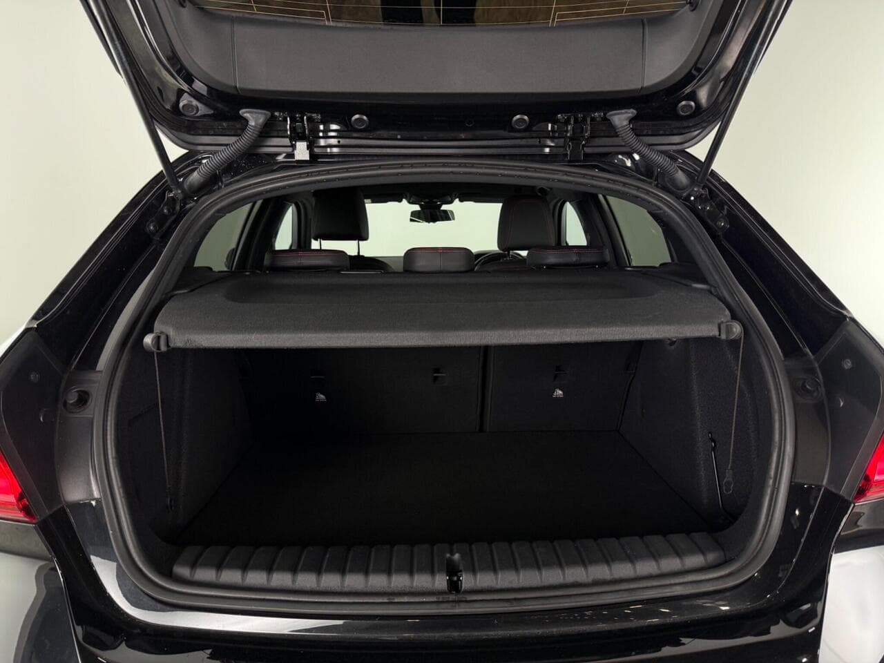 BMW 1 Series thumbnail Boot