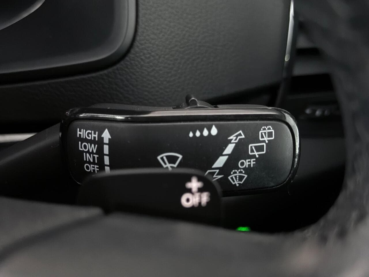 Skoda Karoq thumbnail Misc Controls
