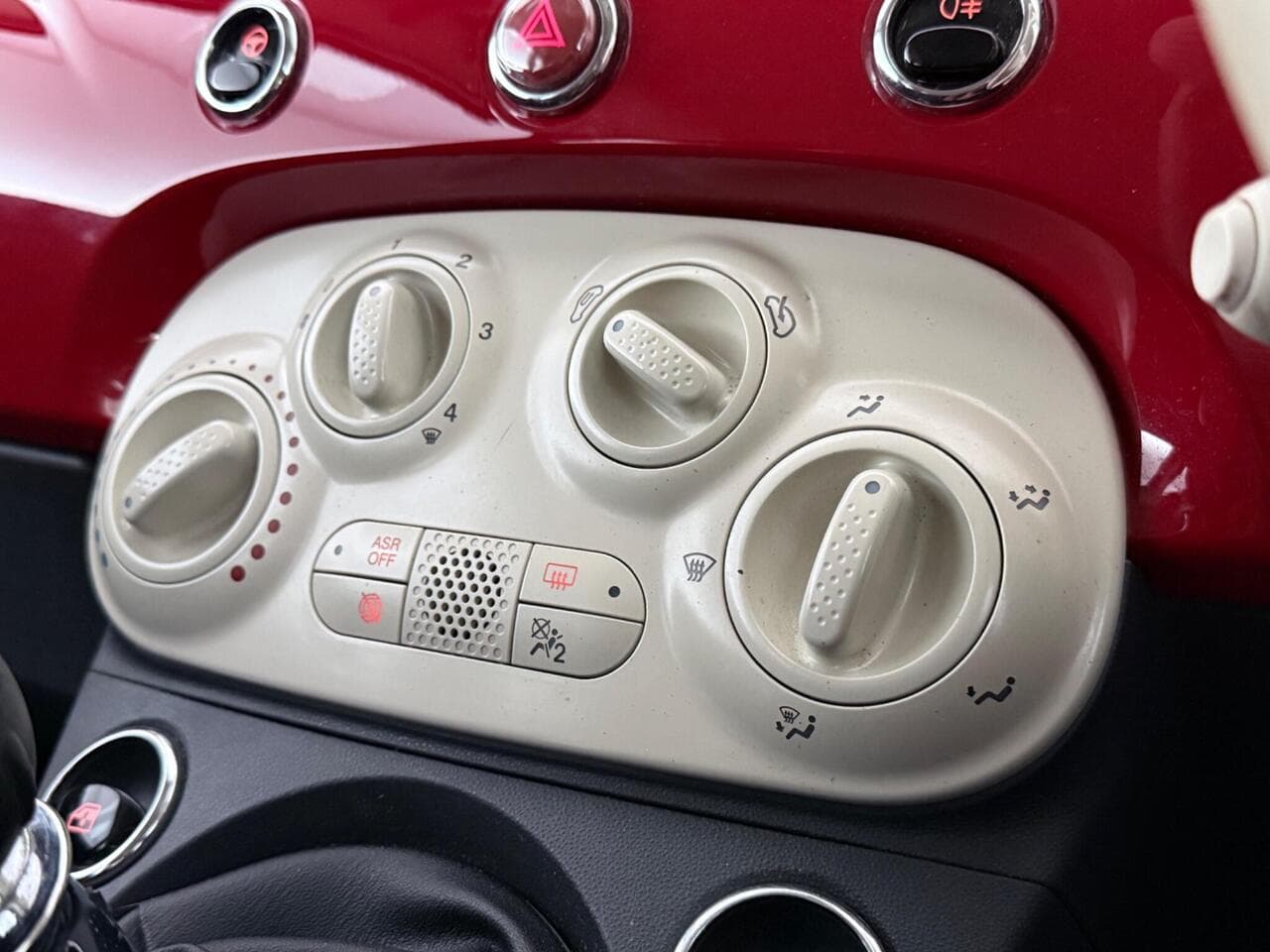 Fiat 500 thumbnail Interior Front