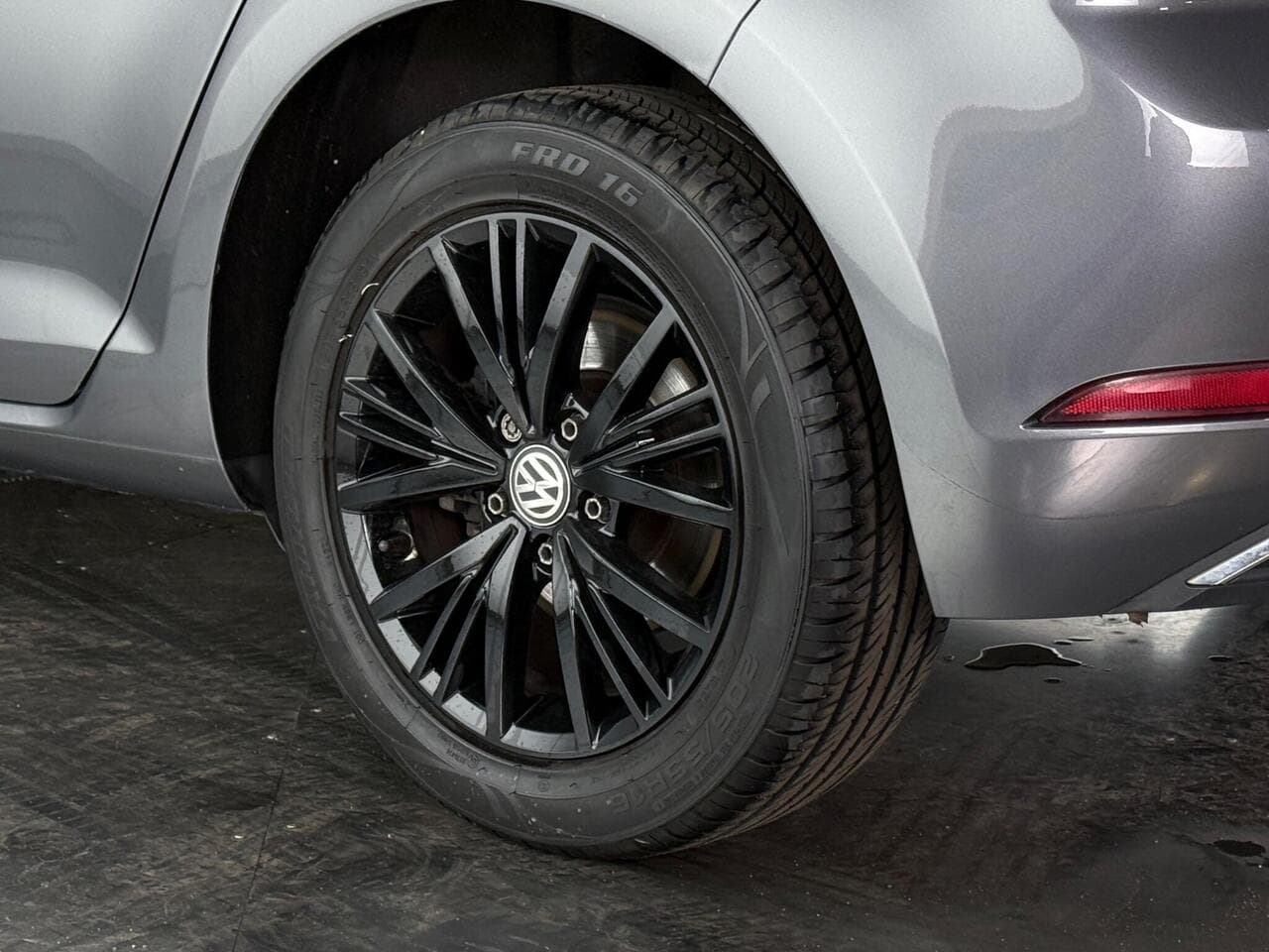 Volkswagen Golf thumbnail Wheel