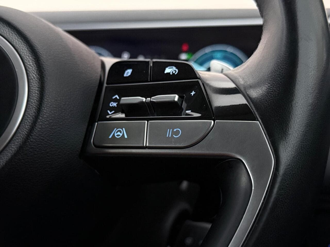Hyundai TUCSON thumbnail Misc Controls