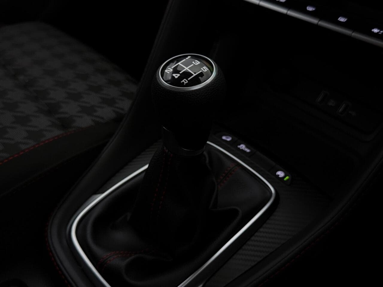 MG MG ZS thumbnail Misc Controls