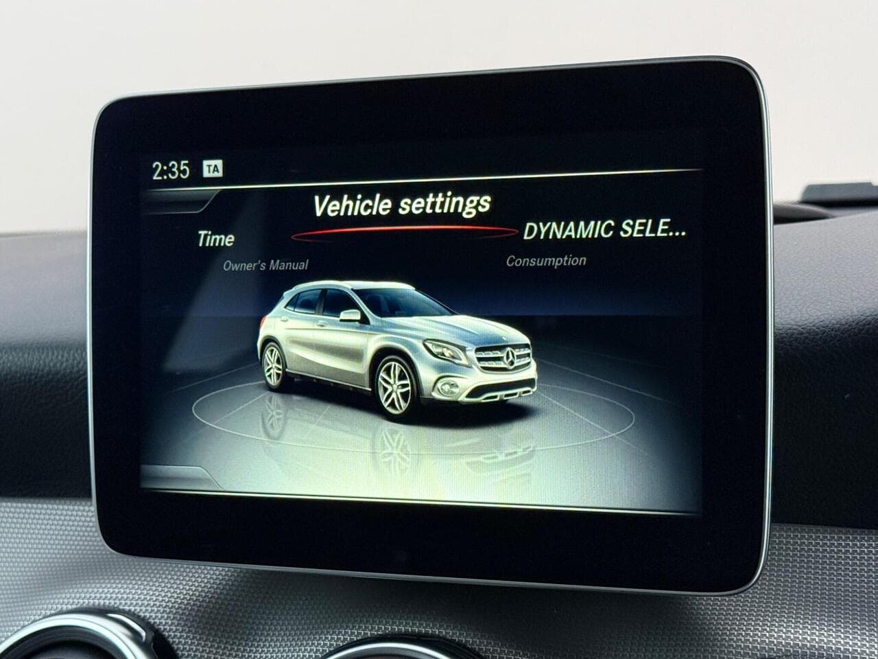 Mercedes-Benz GLA thumbnail Infotainment System