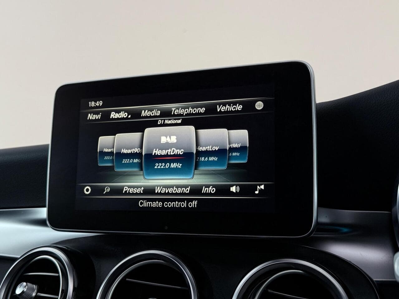 Mercedes-Benz GLC thumbnail Infotainment System