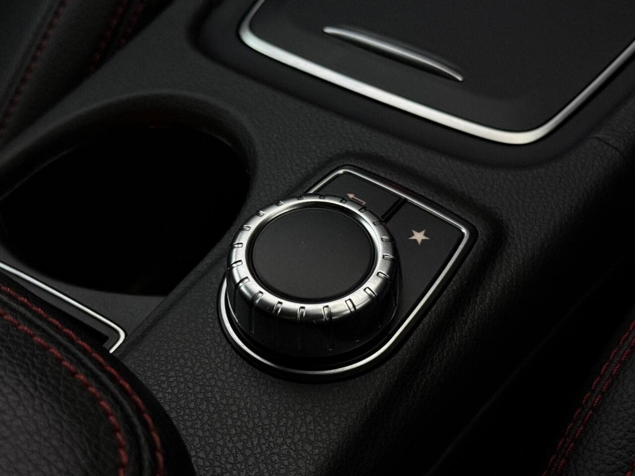 Mercedes-Benz GLA thumbnail Misc Controls