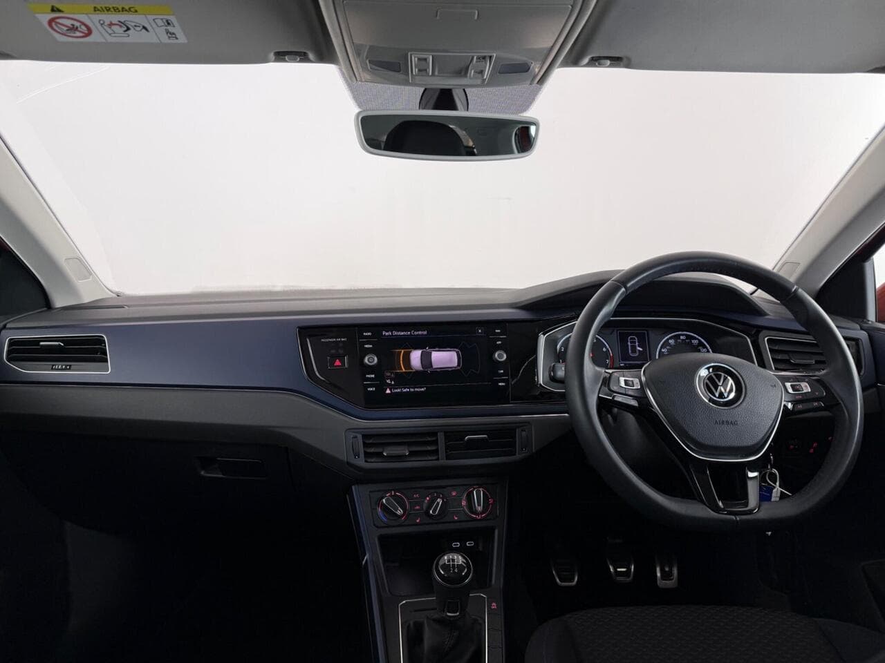 Volkswagen Polo thumbnail Interior Front