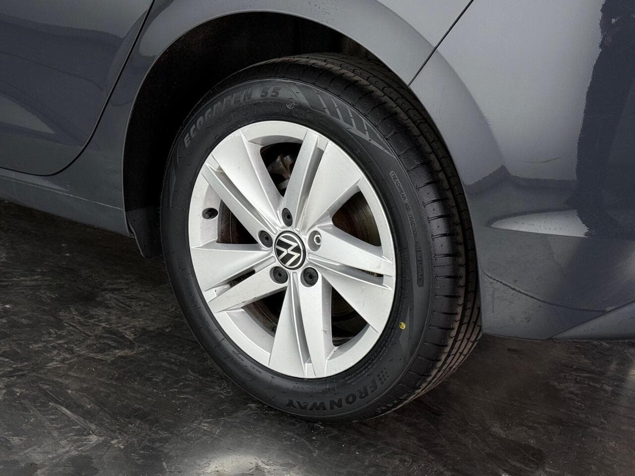 Volkswagen Golf thumbnail Wheel