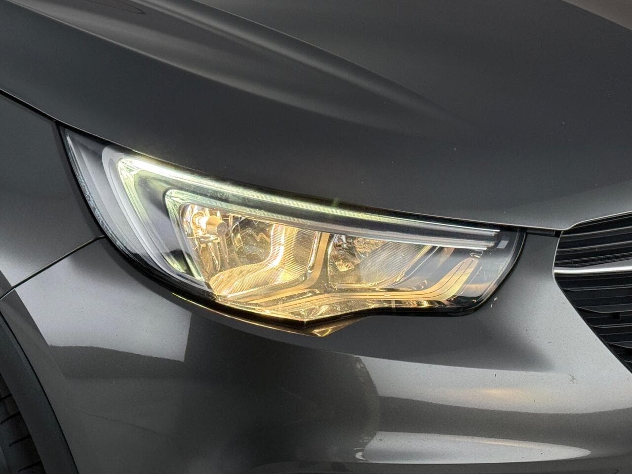 Vauxhall Grandland X thumbnail Lights Front