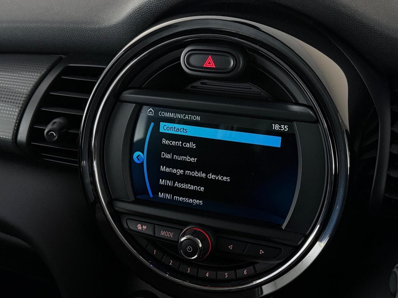 MINI Hatch thumbnail Infotainment System