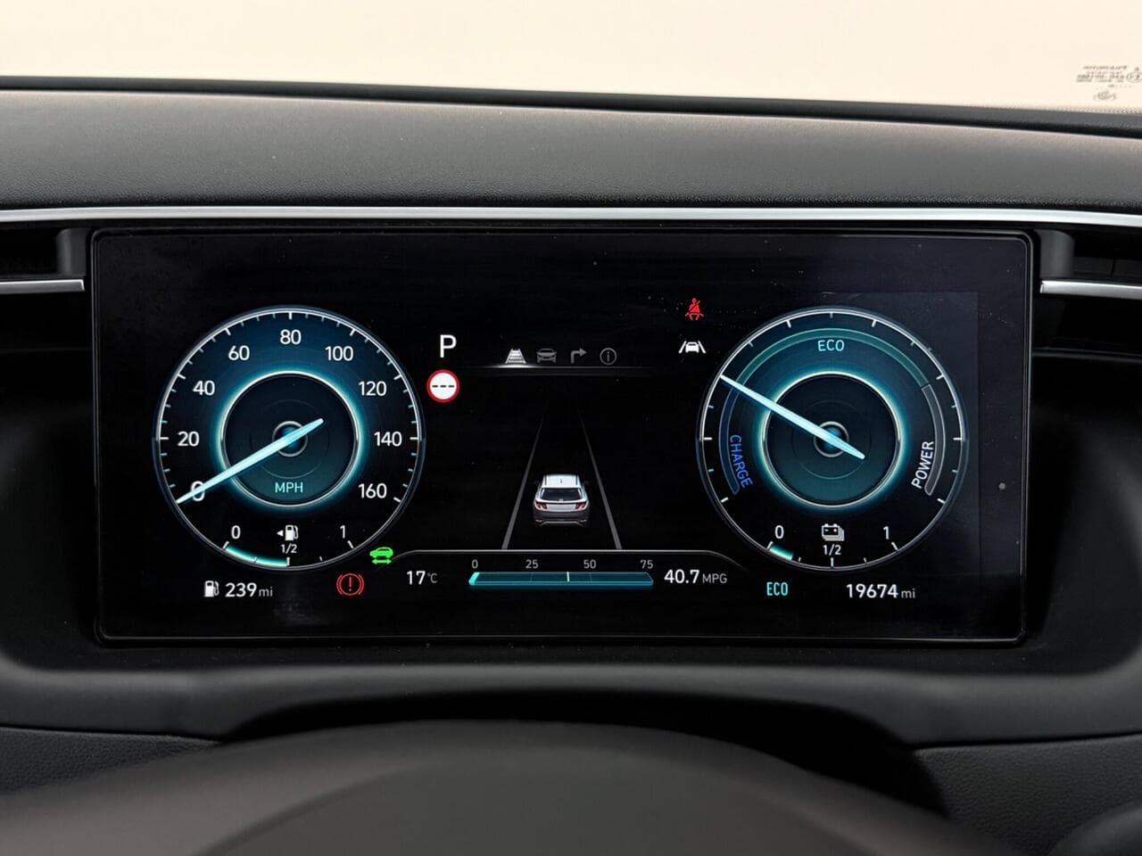 Hyundai TUCSON thumbnail Driver Instruments