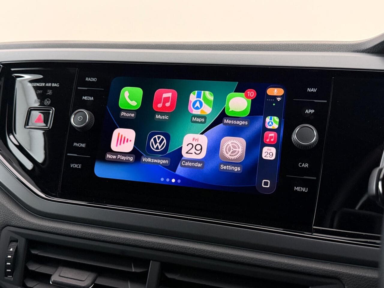 Volkswagen Polo thumbnail Infotainment System