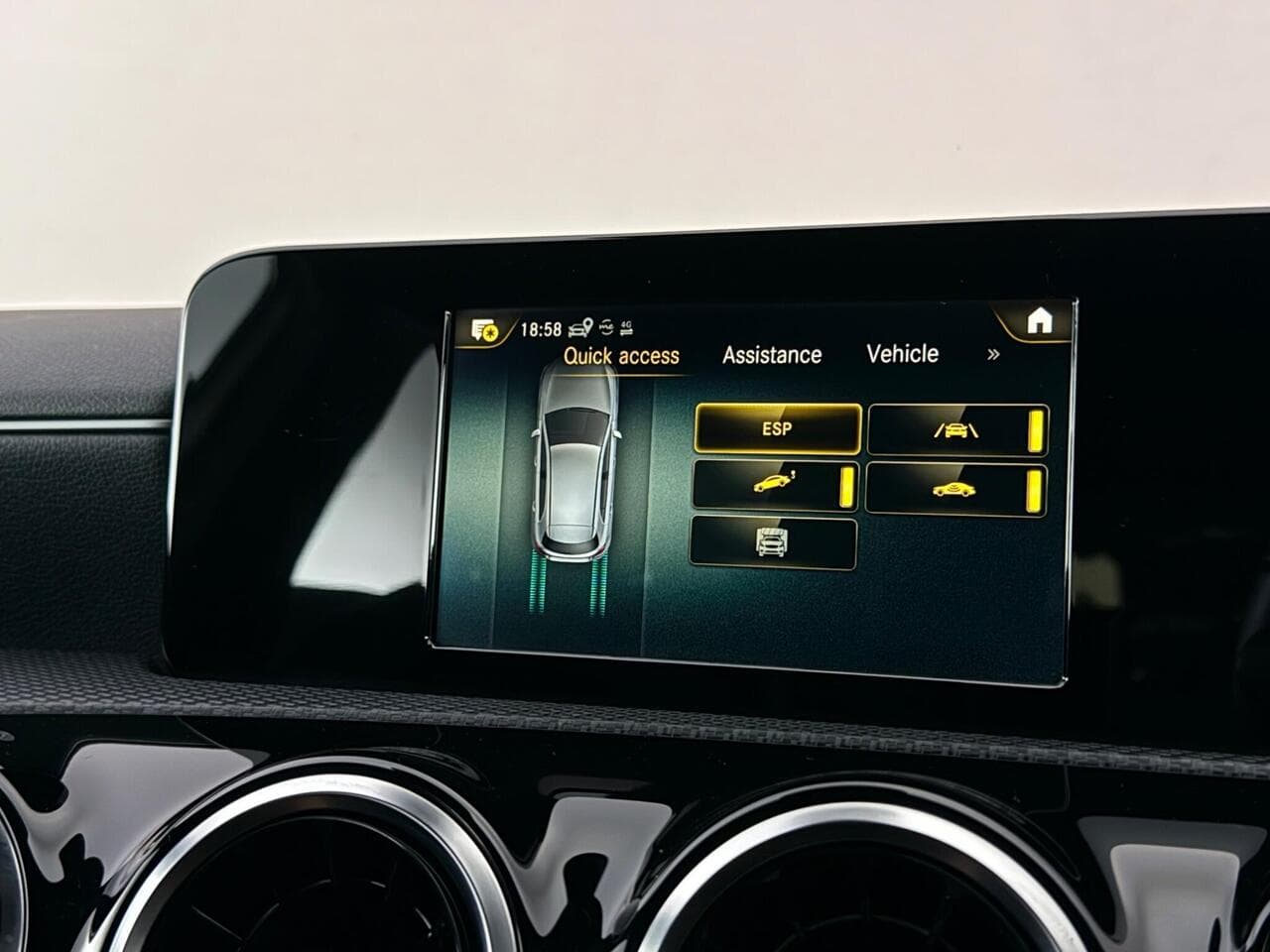 Mercedes-Benz A Class thumbnail Infotainment System