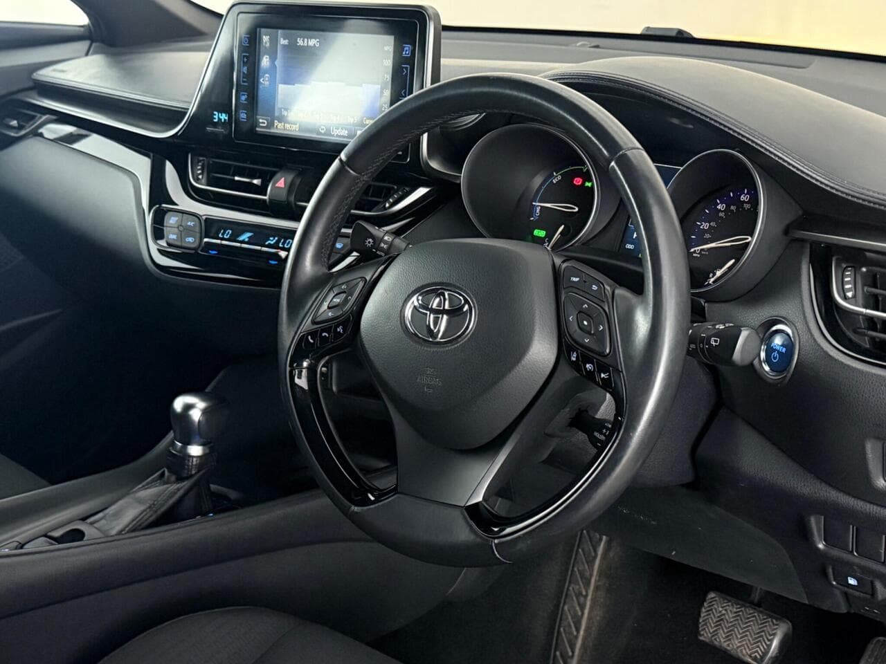 Toyota C-HR thumbnail Steering Wheel