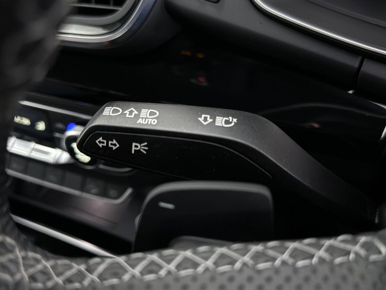 Audi Q5 thumbnail Misc Controls