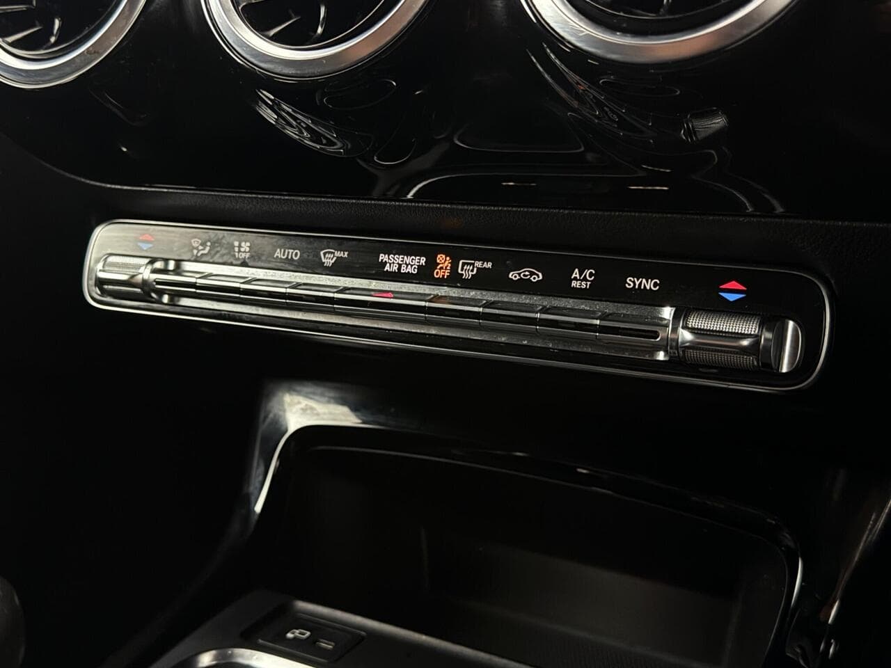 Mercedes-Benz A Class thumbnail Misc Controls