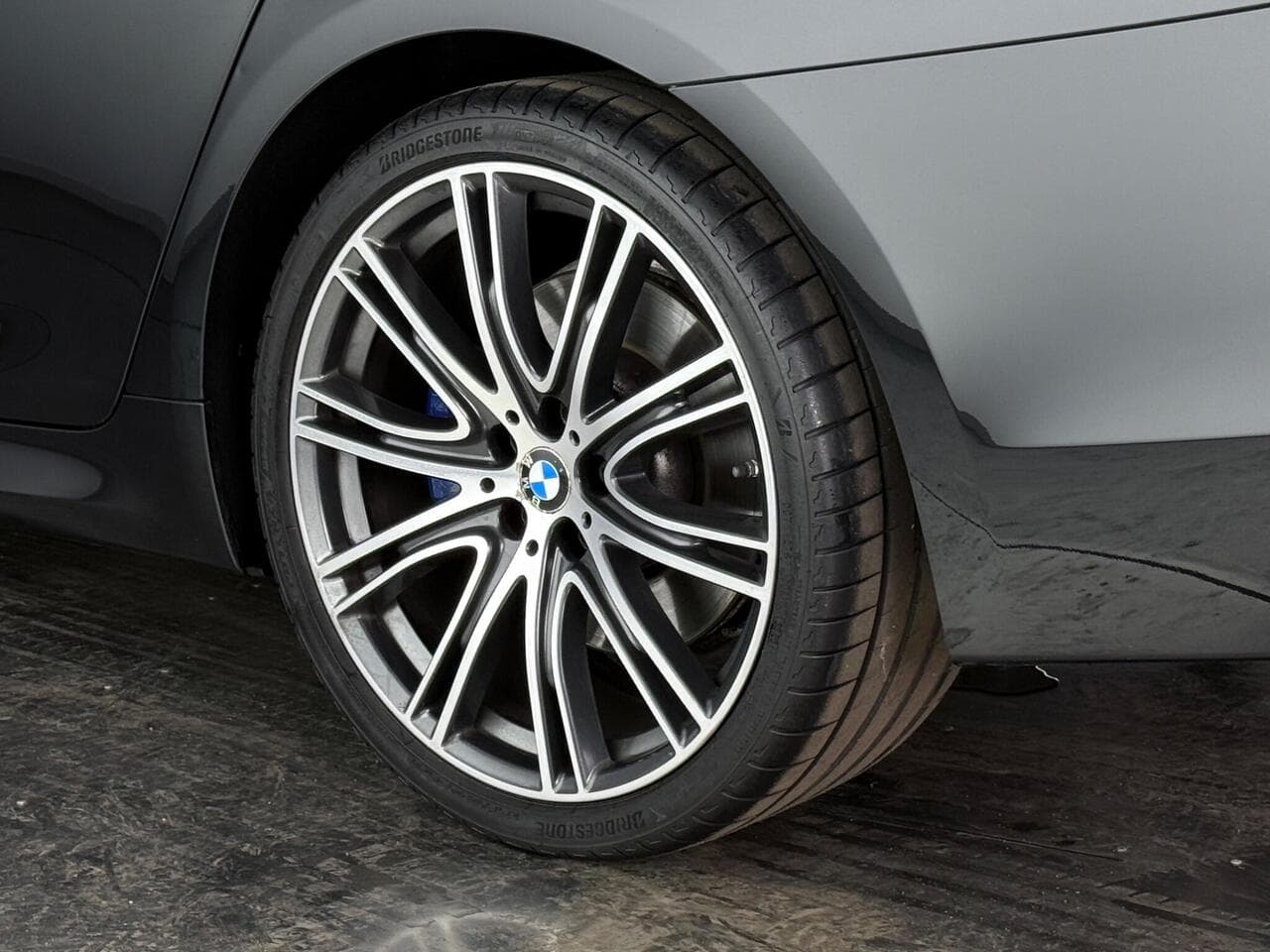 BMW 5 Series thumbnail Wheel