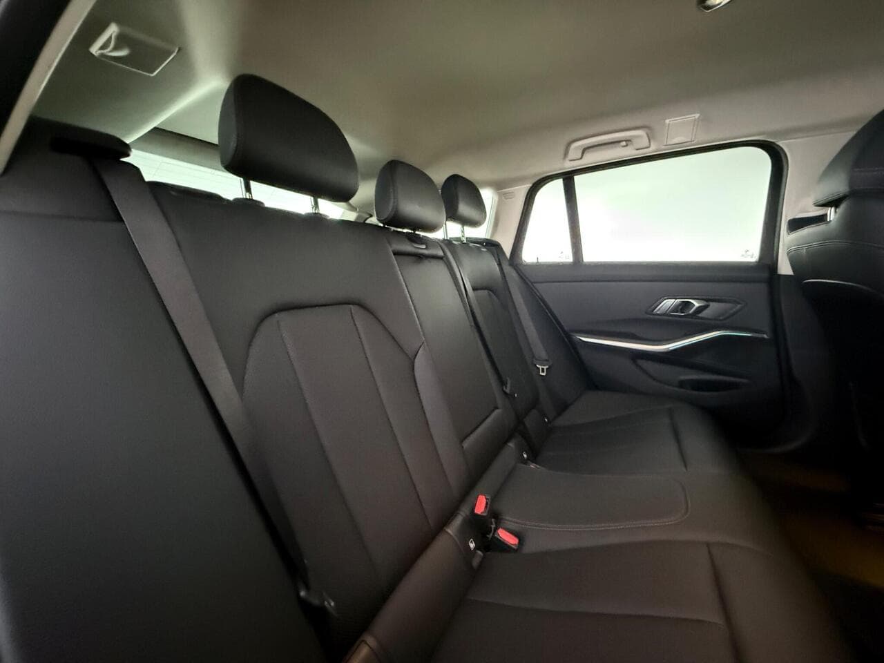 BMW 3 Series thumbnail Seats Rear