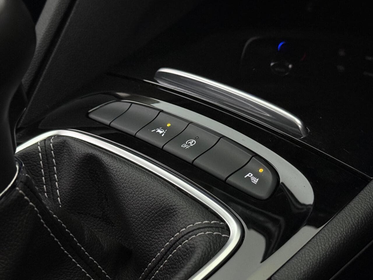 Vauxhall Insignia thumbnail Misc Controls