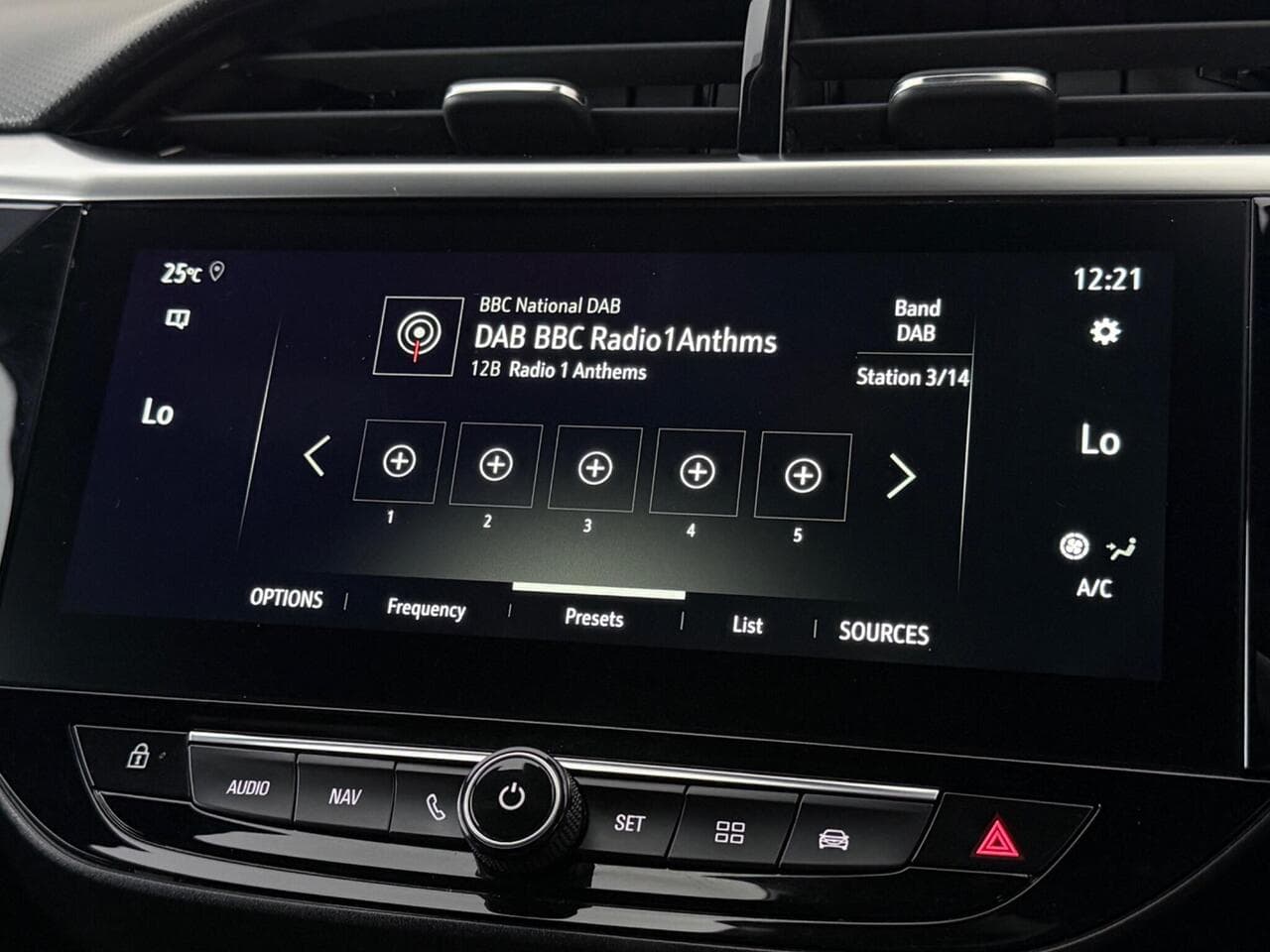 Vauxhall Corsa thumbnail Infotainment System