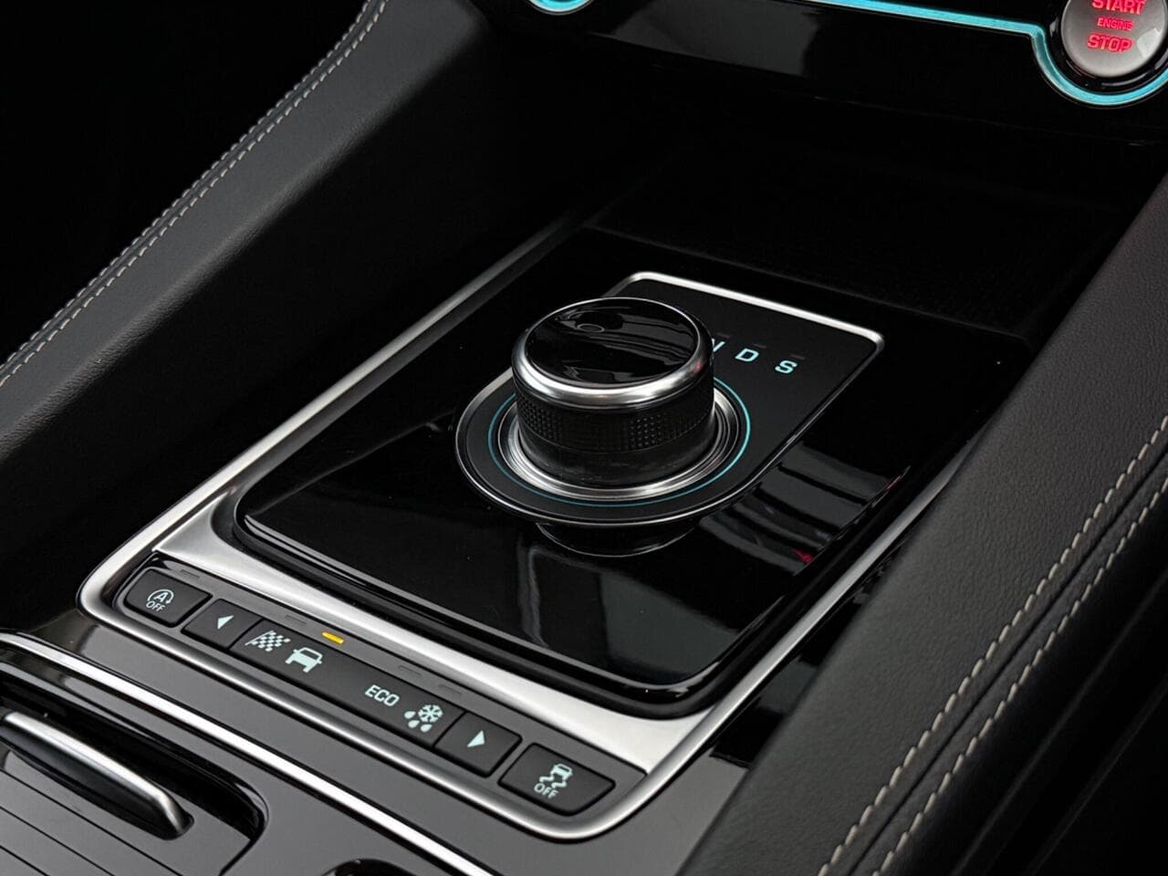 Jaguar F-PACE thumbnail Misc Controls