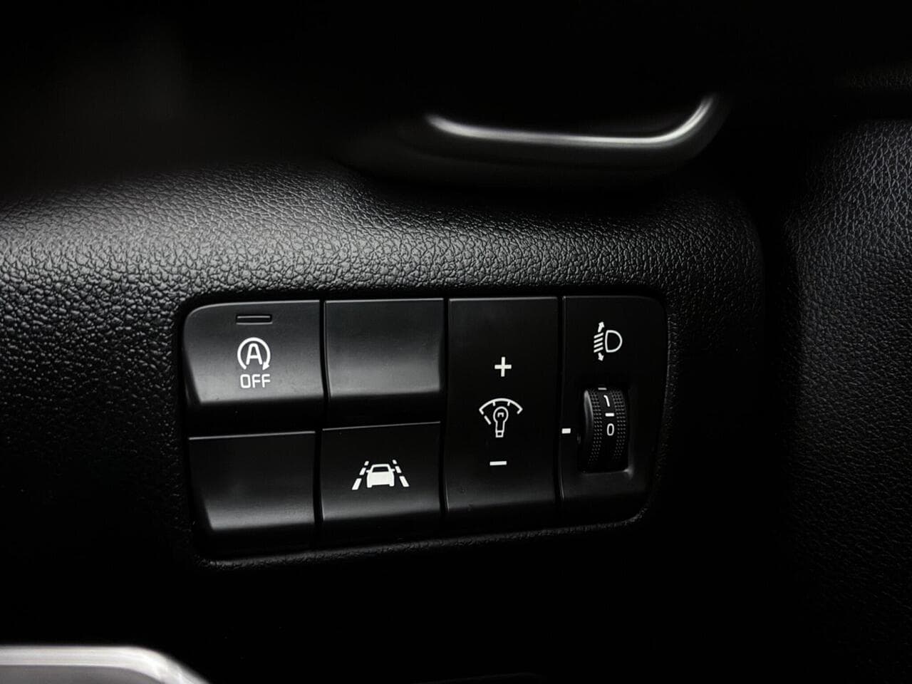 Kia Sportage thumbnail Misc Controls