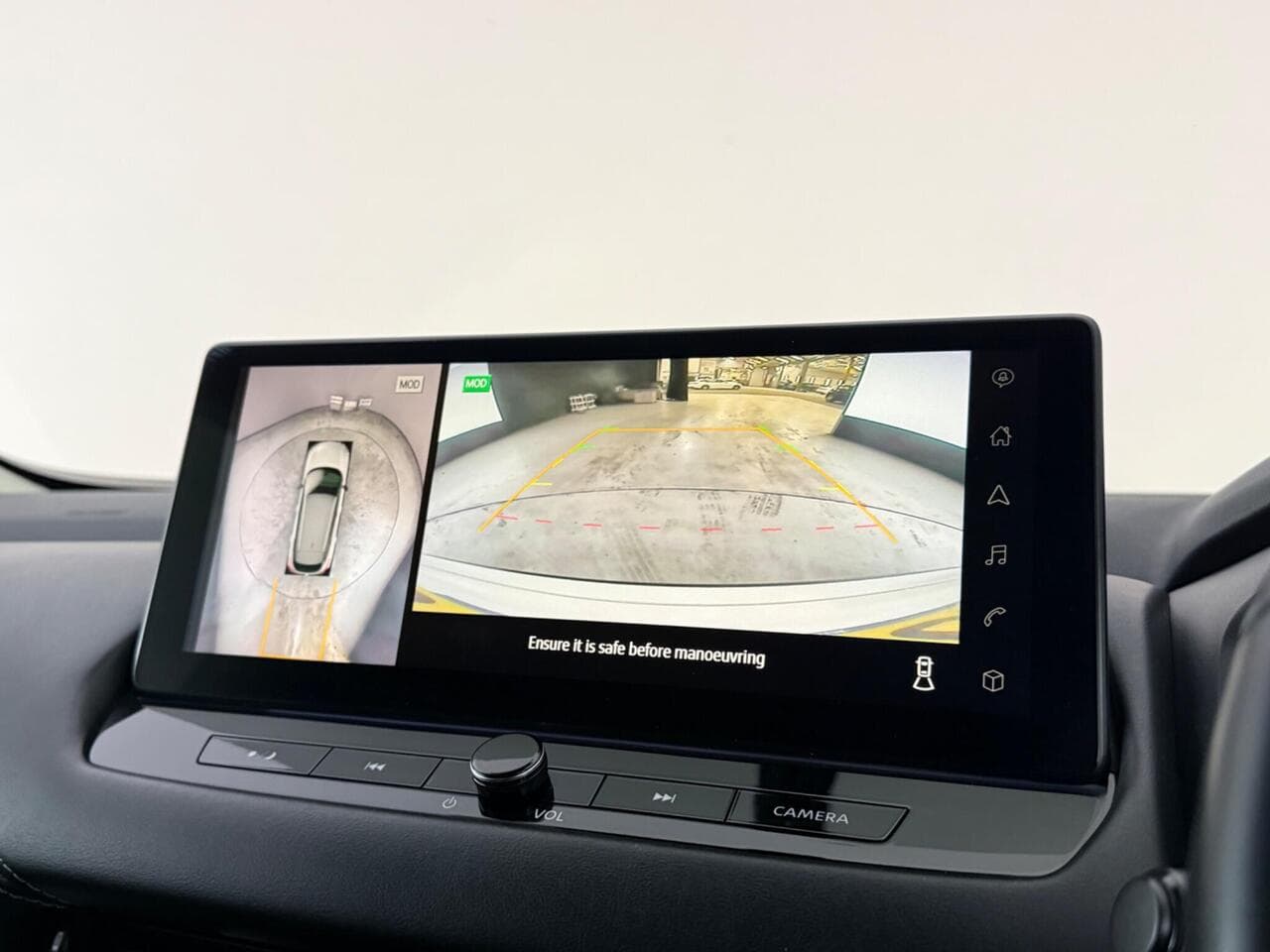 Nissan Qashqai thumbnail Infotainment System