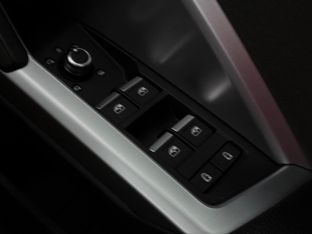 Audi Q3 thumbnail Misc Controls