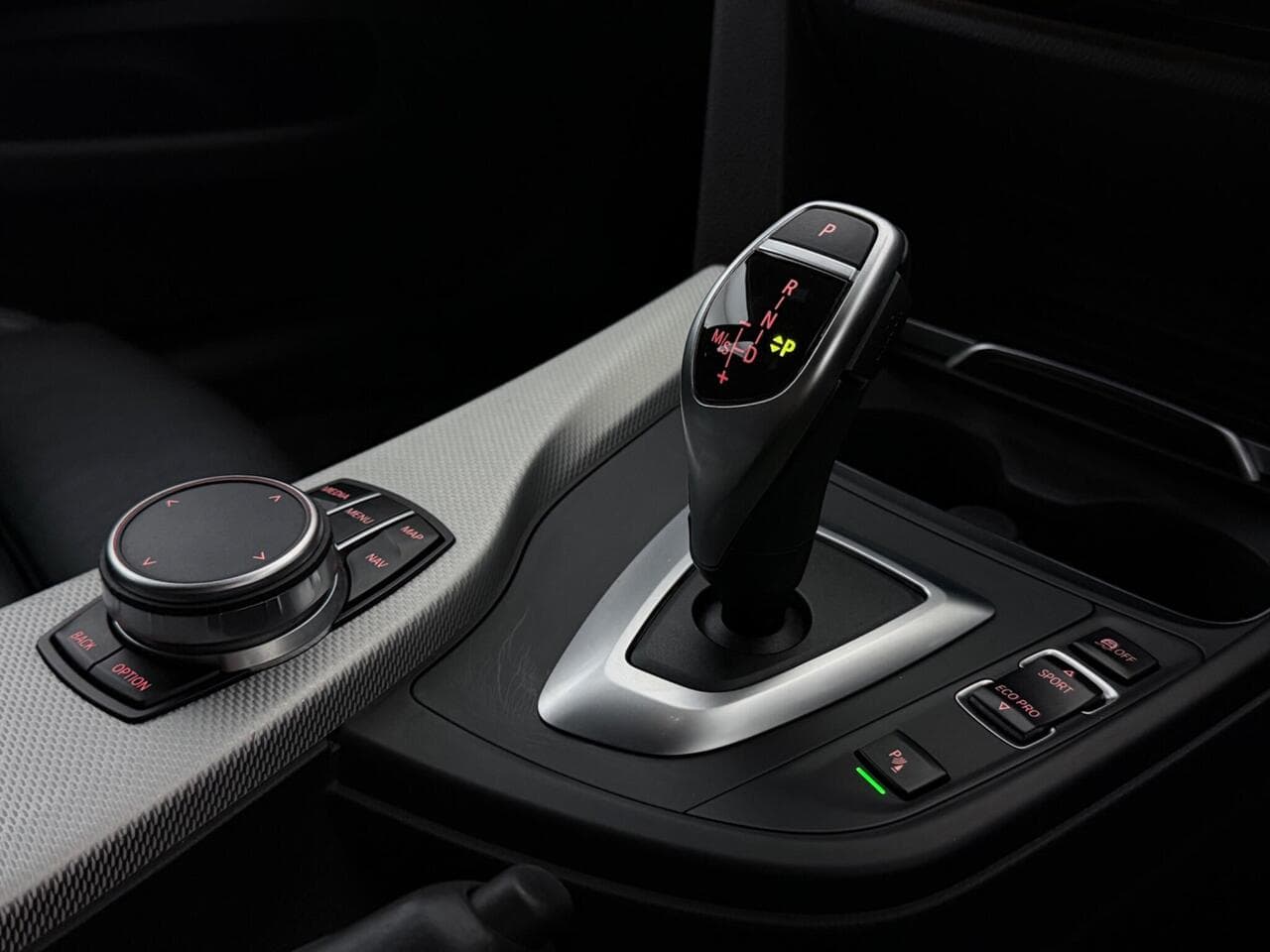 BMW 4 Series Gran Coupe thumbnail Interior Front