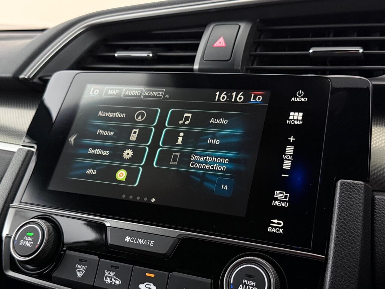 Honda Civic thumbnail Infotainment System
