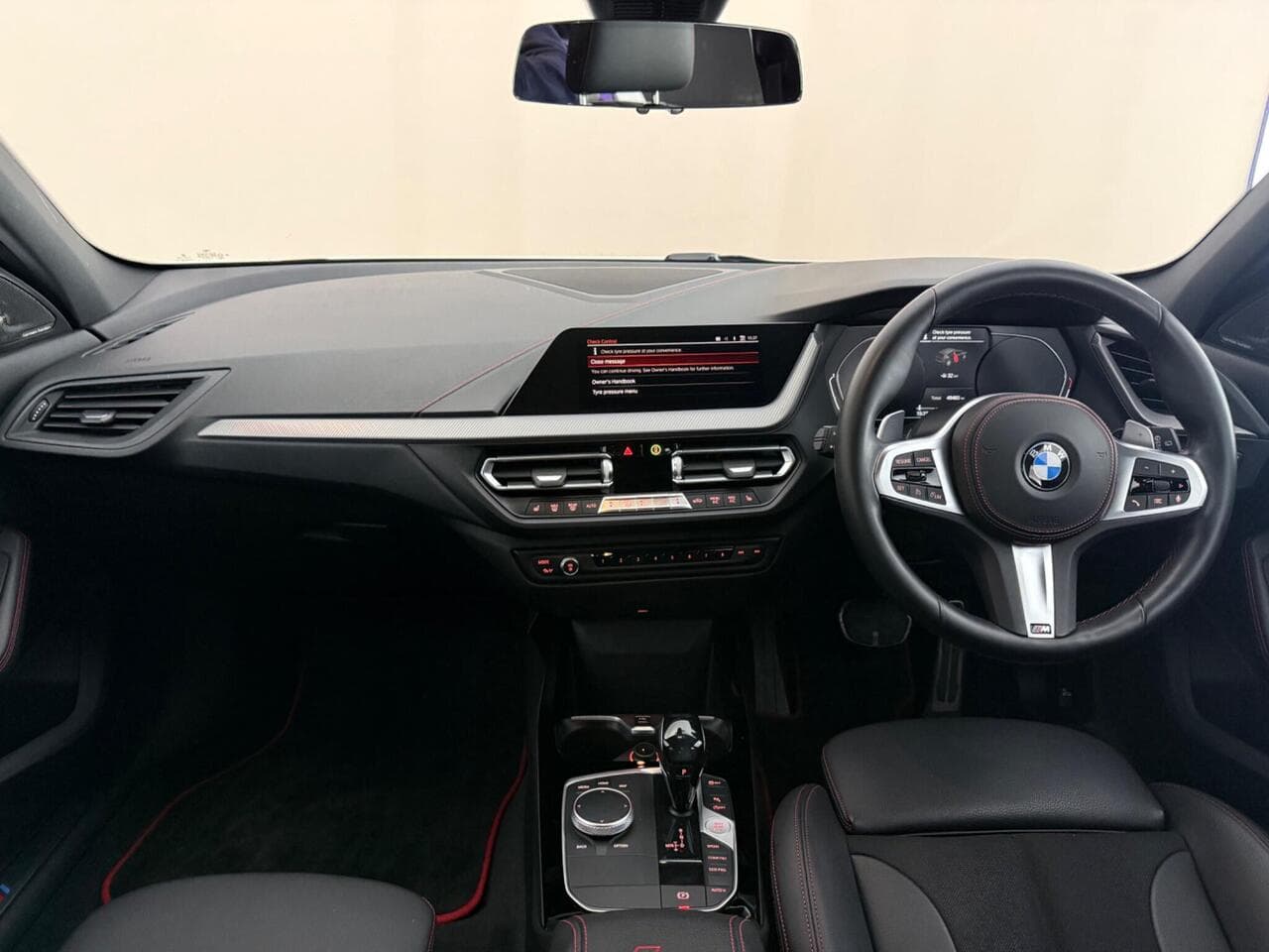 BMW 1 Series thumbnail Interior Front