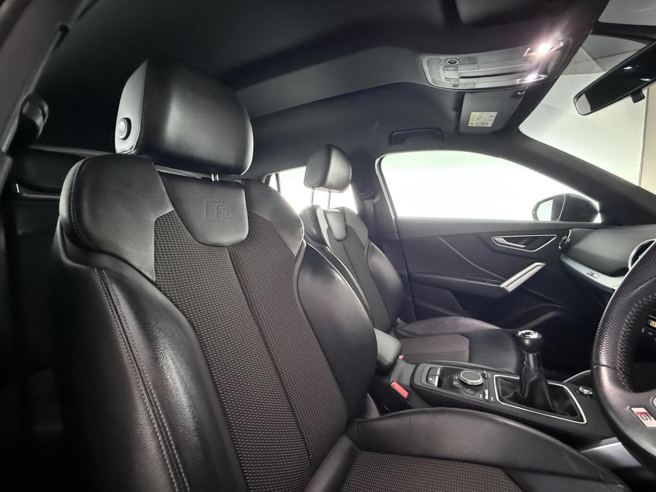 Audi Q2 thumbnail Seat Driver