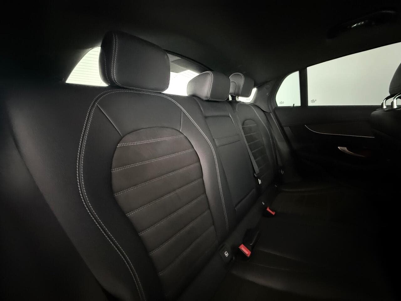 Mercedes-Benz GLC thumbnail Seats Rear