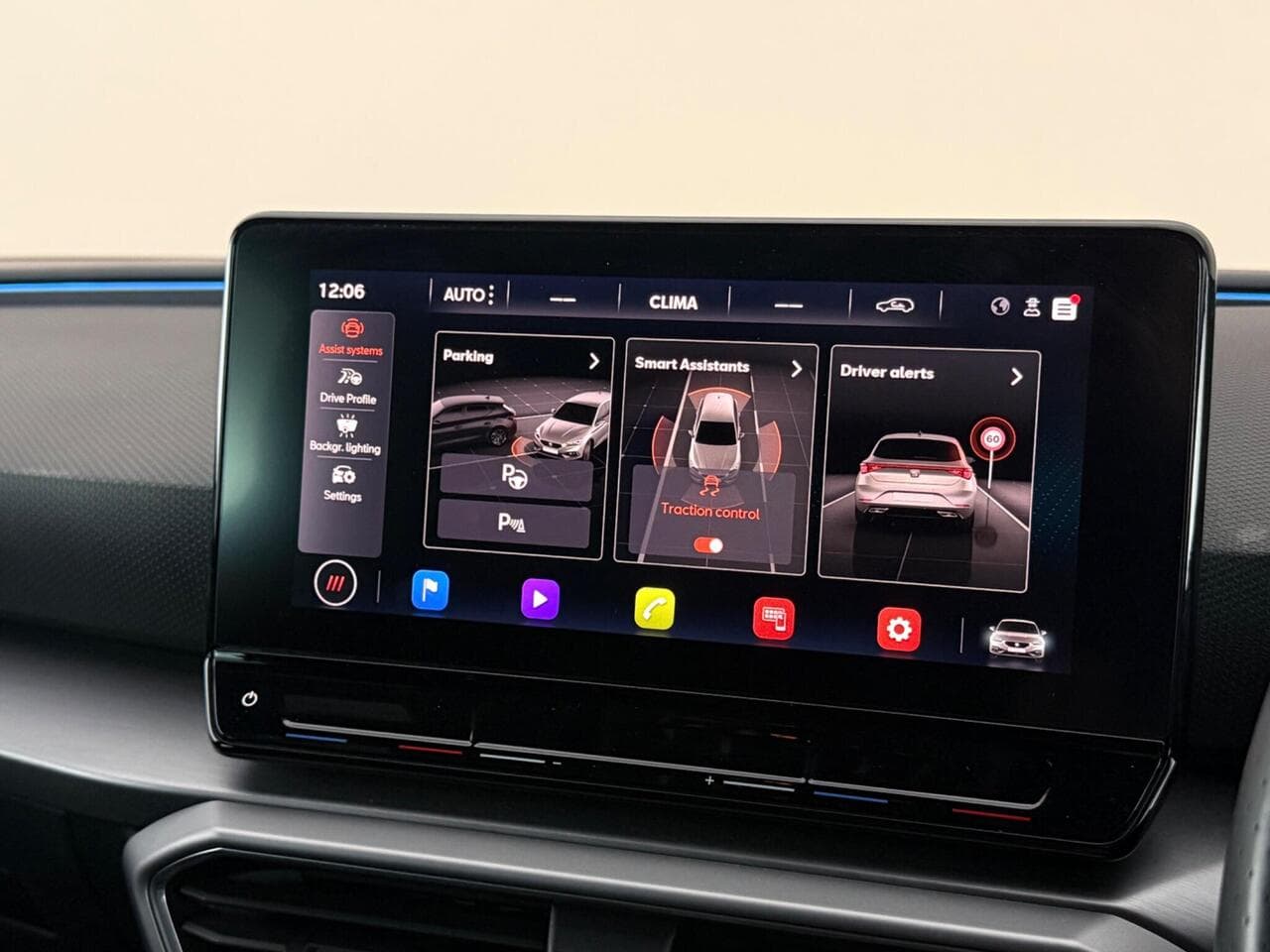 SEAT Leon thumbnail Infotainment System