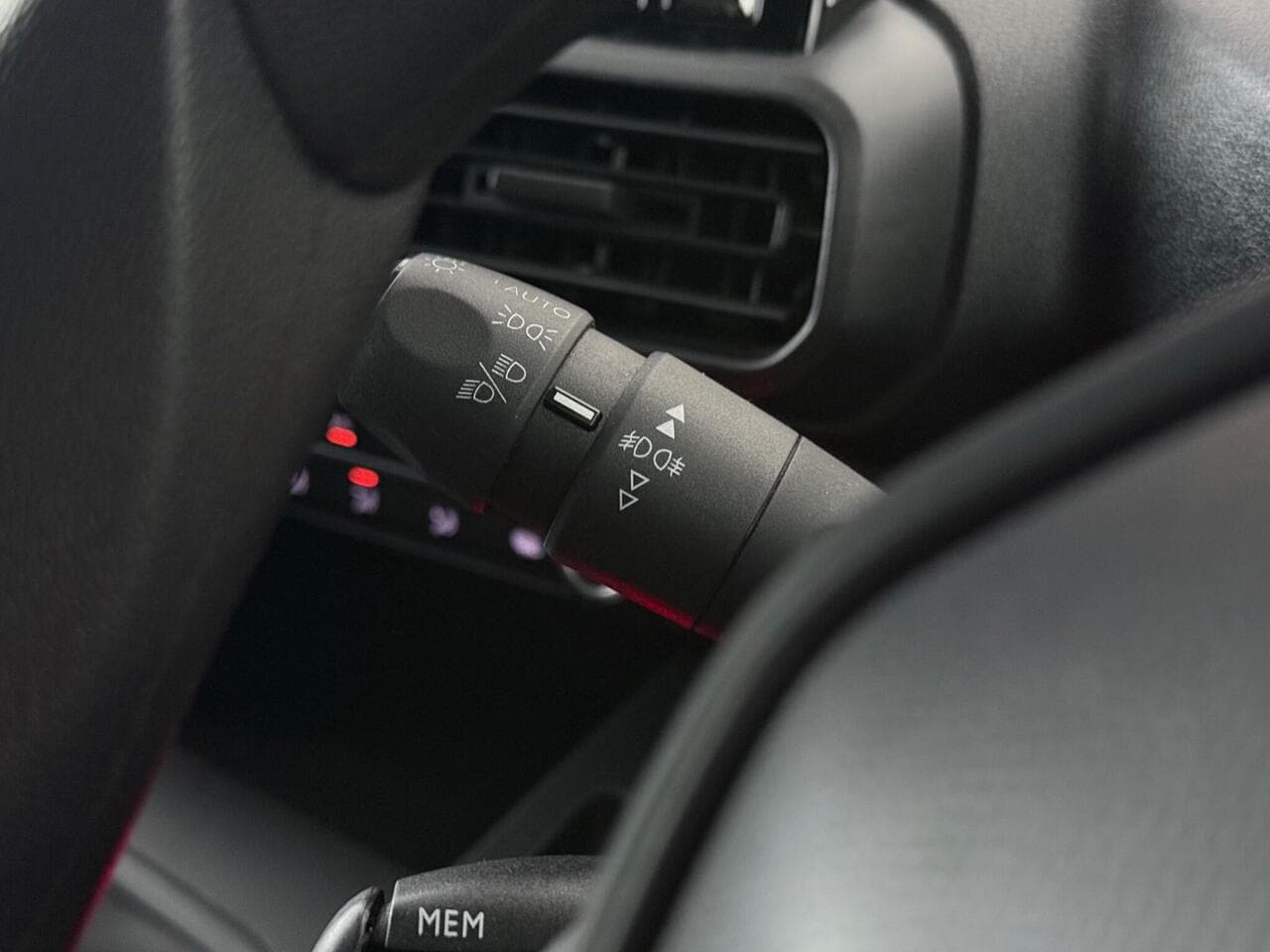Peugeot Partner thumbnail Misc Controls