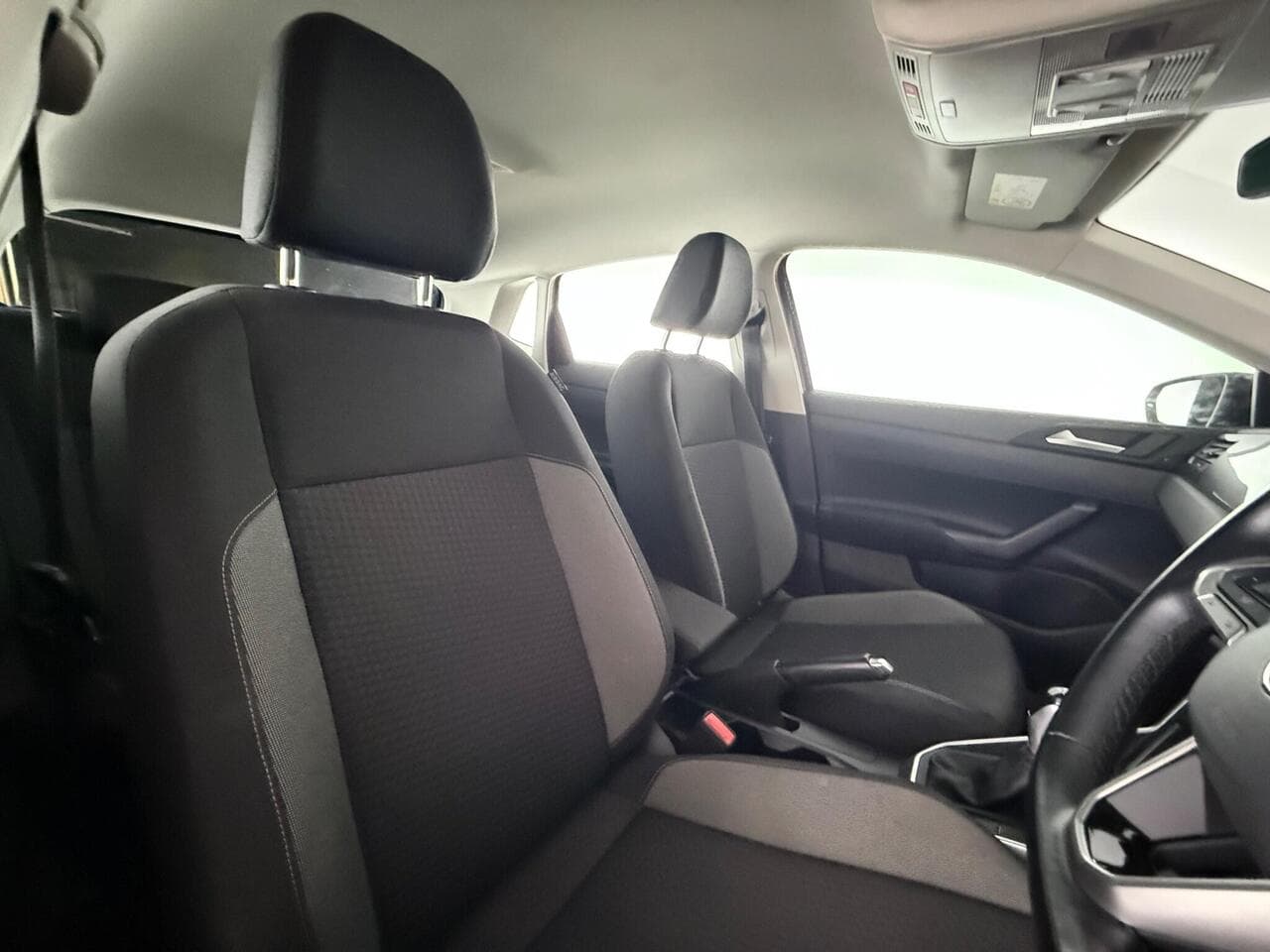 Volkswagen Polo thumbnail Seat Driver