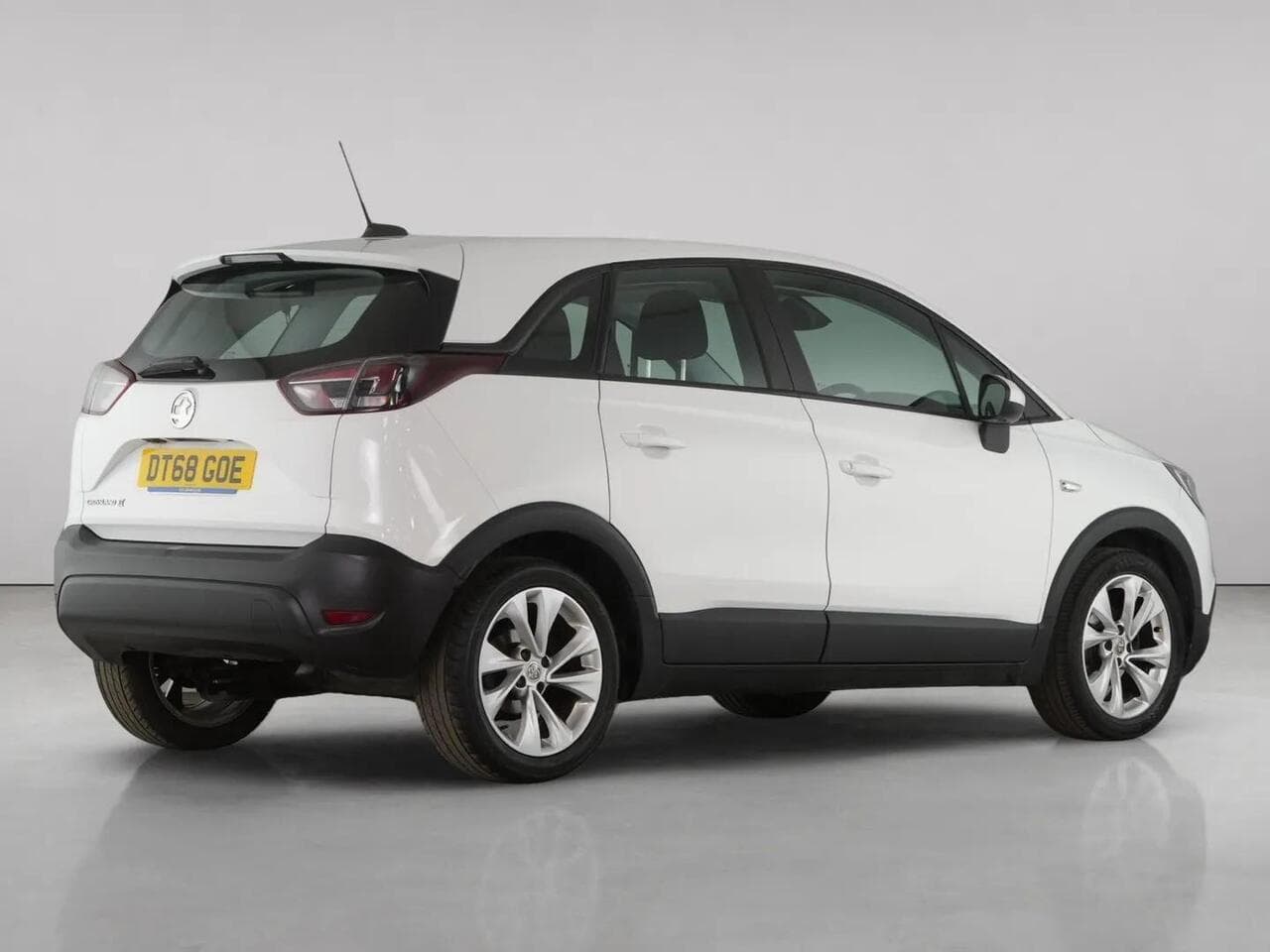 Vauxhall Crossland X thumbnail Rear Right