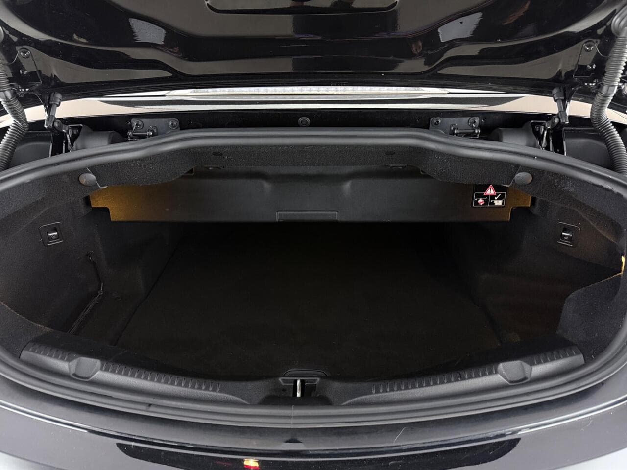 Mercedes-Benz E Class thumbnail Boot