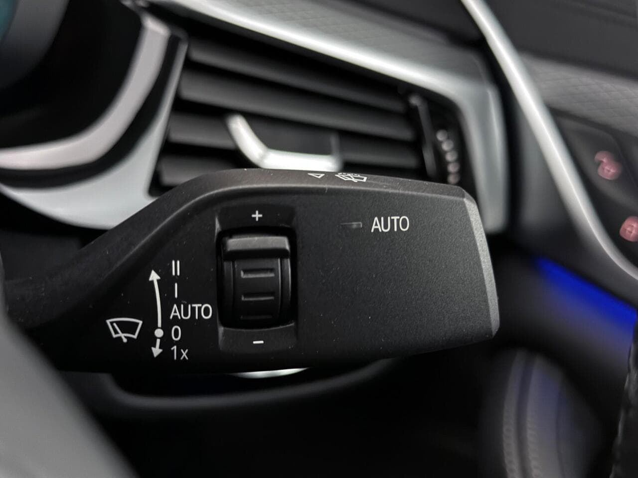 BMW 5 Series thumbnail Misc Controls